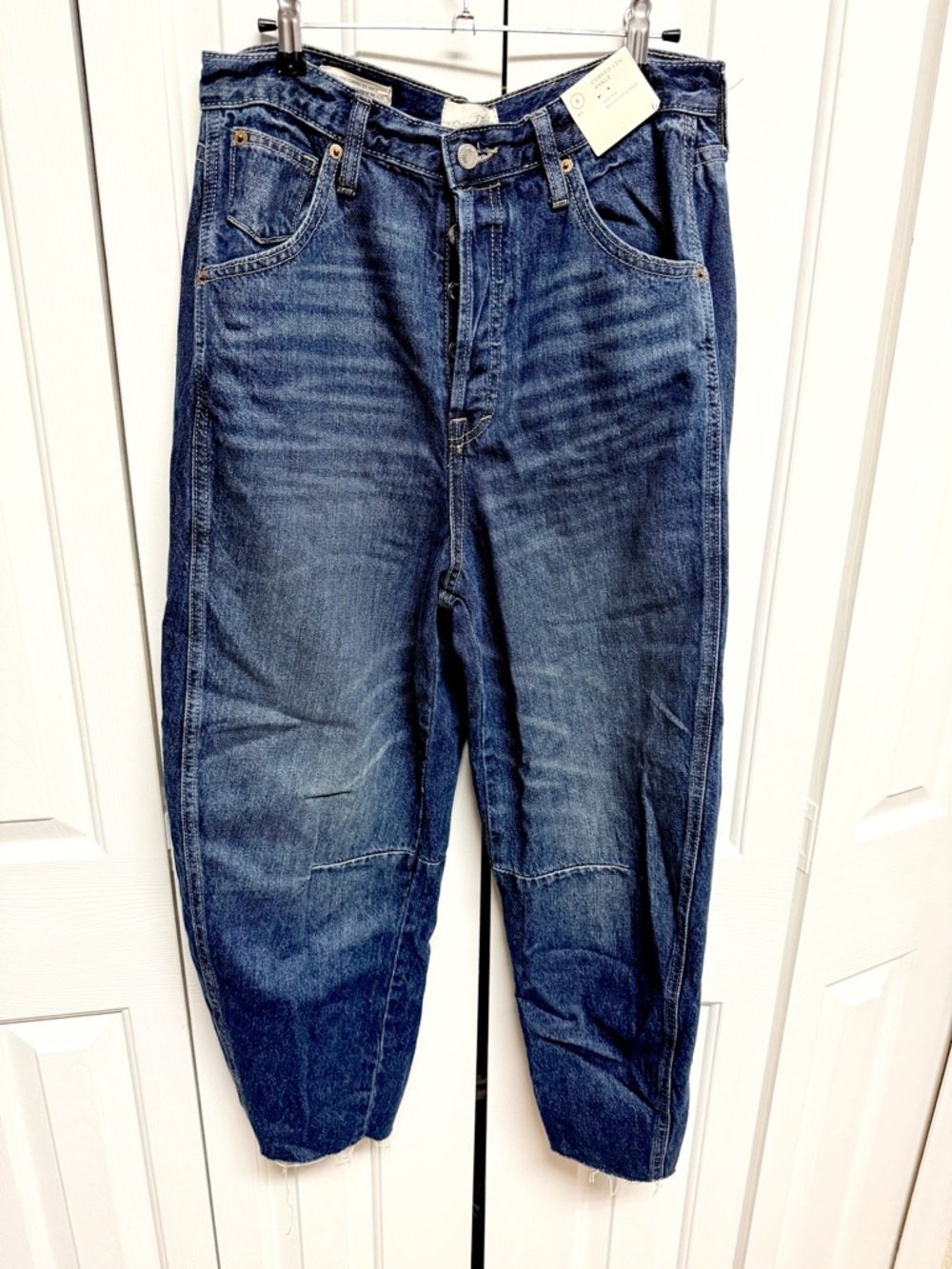 Universal Thread Women's High-Rise Relaxed Dark Blue Jeans